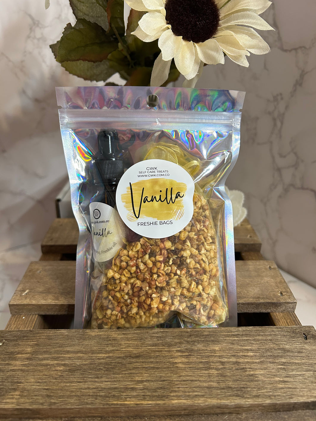 Vanilla Aroma Freshie Bag and refresher oil